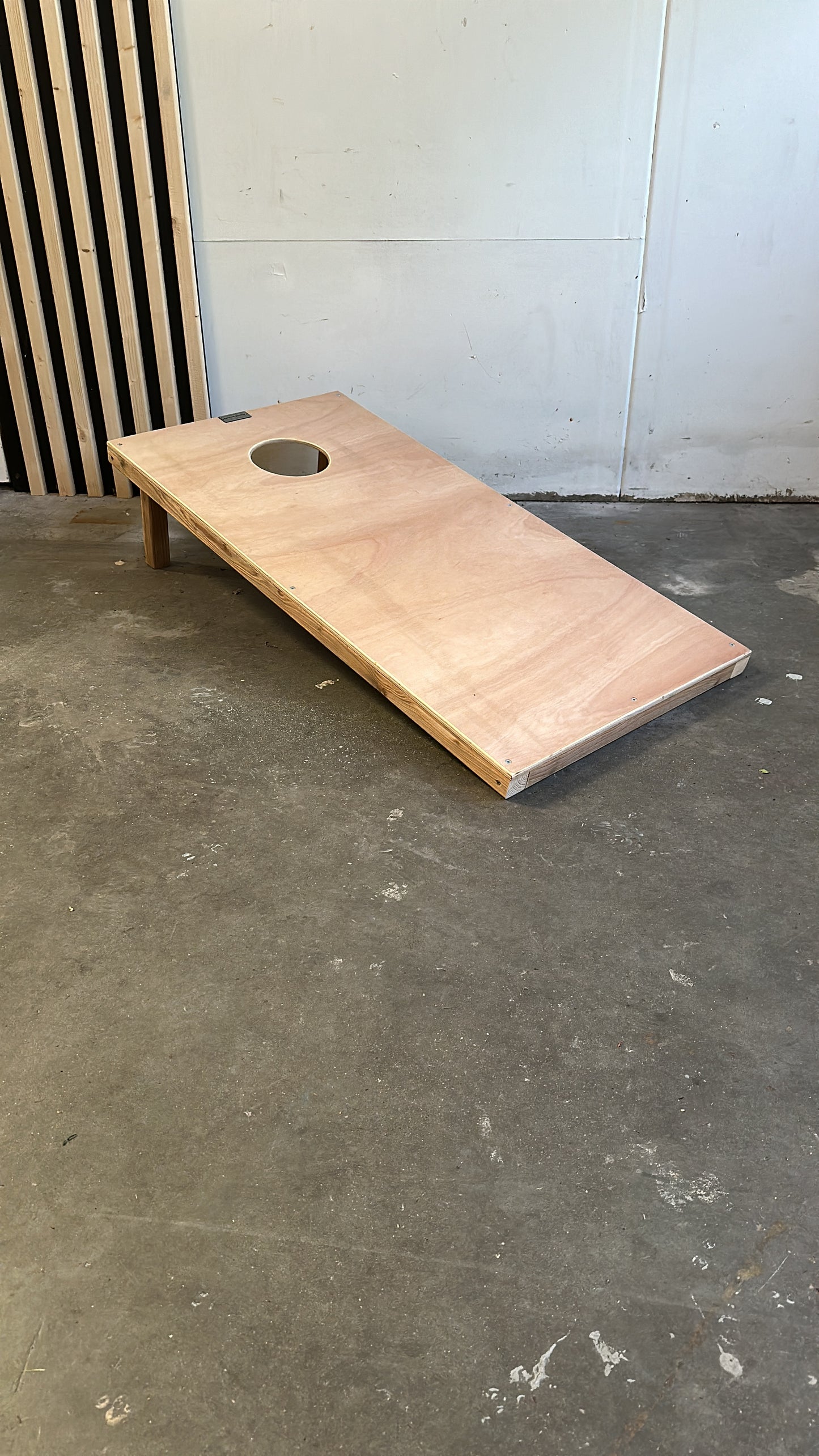 Cornhole game