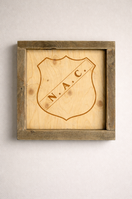NAC logo - gegraveerd