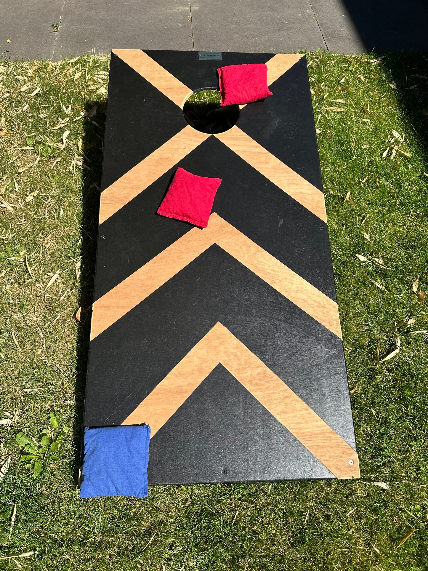 Cornhole game